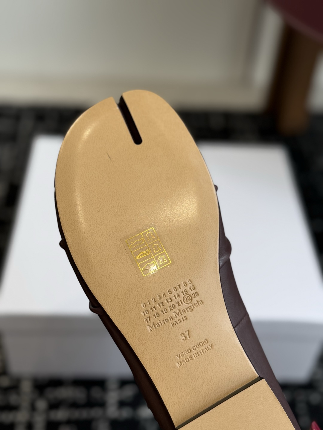 代购级 MaisonMargiela MM6 马吉拉分趾系列低跟分趾靴 告别臃肿,专为当代独立、气质都市女性打造高级鞋履 代购级 MaisonMargiela MM6 马吉拉分趾系列低跟分趾靴 告别臃肿,专为当代独立、气质都市女性打造高级鞋履