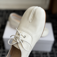 代购级 Maison Margiela 2026ss 新款MM6马吉拉新品分趾小皮鞋 乐福鞋 新品百搭复古 给你不 代购级 Maison Margiela 2026ss 新款MM6马吉拉新品分趾小皮鞋 乐福鞋 新品百搭复古 给你不