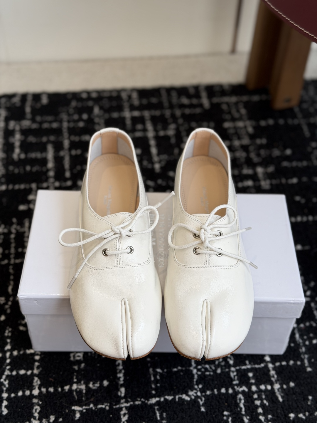 代购级 Maison Margiela 2026ss 新款MM6马吉拉新品分趾小皮鞋 乐福鞋 新品百搭复古 给你不 代购级 Maison Margiela 2026ss 新款MM6马吉拉新品分趾小皮鞋 乐福鞋 新品百搭复古 给你不
