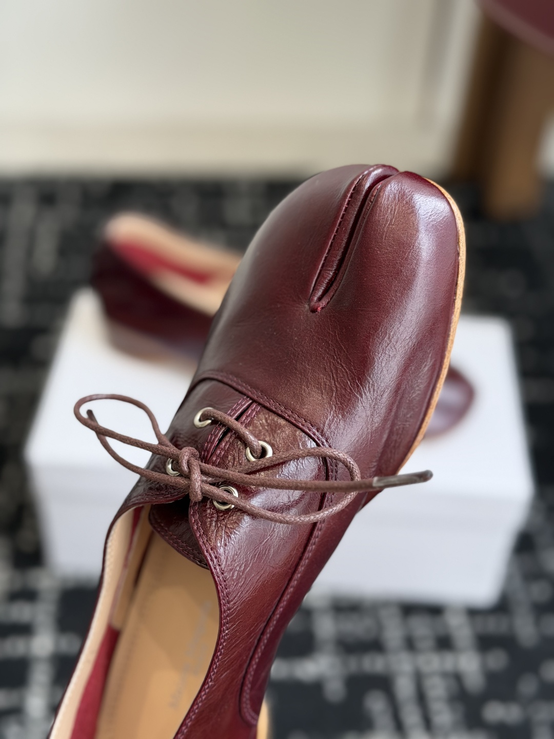 代购级 Maison Margiela 2026ss 新款MM6马吉拉新品分趾小皮鞋 乐福鞋 新品百搭复古 给你不 代购级 Maison Margiela 2026ss 新款MM6马吉拉新品分趾小皮鞋 乐福鞋 新品百搭复古 给你不