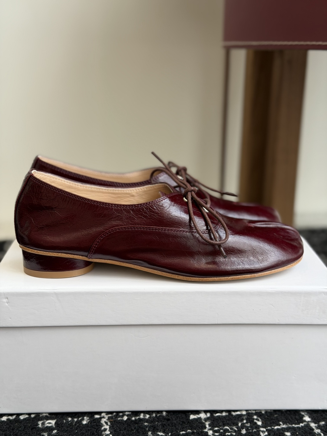 代购级 Maison Margiela 2026ss 新款MM6马吉拉新品分趾小皮鞋 乐福鞋 新品百搭复古 给你不 代购级 Maison Margiela 2026ss 新款MM6马吉拉新品分趾小皮鞋 乐福鞋 新品百搭复古 给你不