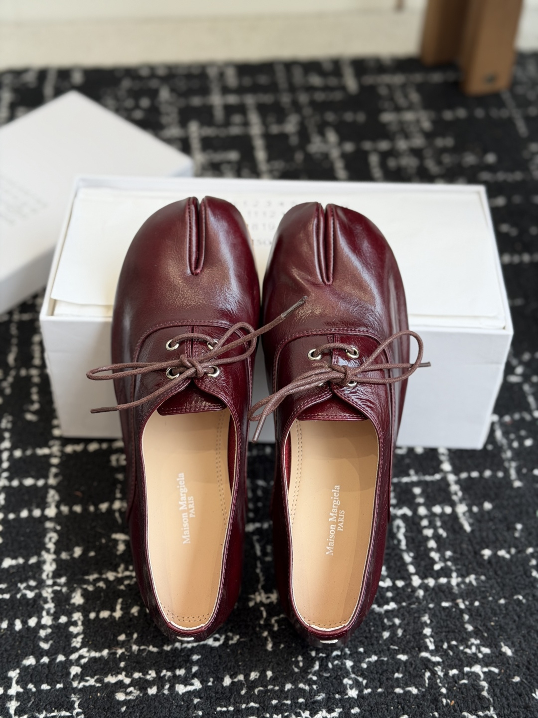 代购级 Maison Margiela 2026ss 新款MM6马吉拉新品分趾小皮鞋 乐福鞋 新品百搭复古 给你不 代购级 Maison Margiela 2026ss 新款MM6马吉拉新品分趾小皮鞋 乐福鞋 新品百搭复古 给你不