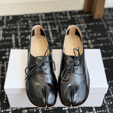 代购级 Maison Margiela 2026ss 新款MM6马吉拉新品分趾小皮鞋 乐福鞋 新品百搭复古 给你不 代购级 Maison Margiela 2026ss 新款MM6马吉拉新品分趾小皮鞋 乐福鞋 新品百搭复古 给你不