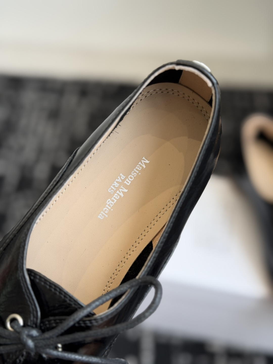 代购级 Maison Margiela 2026ss 新款MM6马吉拉新品分趾小皮鞋 乐福鞋 新品百搭复古 给你不 代购级 Maison Margiela 2026ss 新款MM6马吉拉新品分趾小皮鞋 乐福鞋 新品百搭复古 给你不