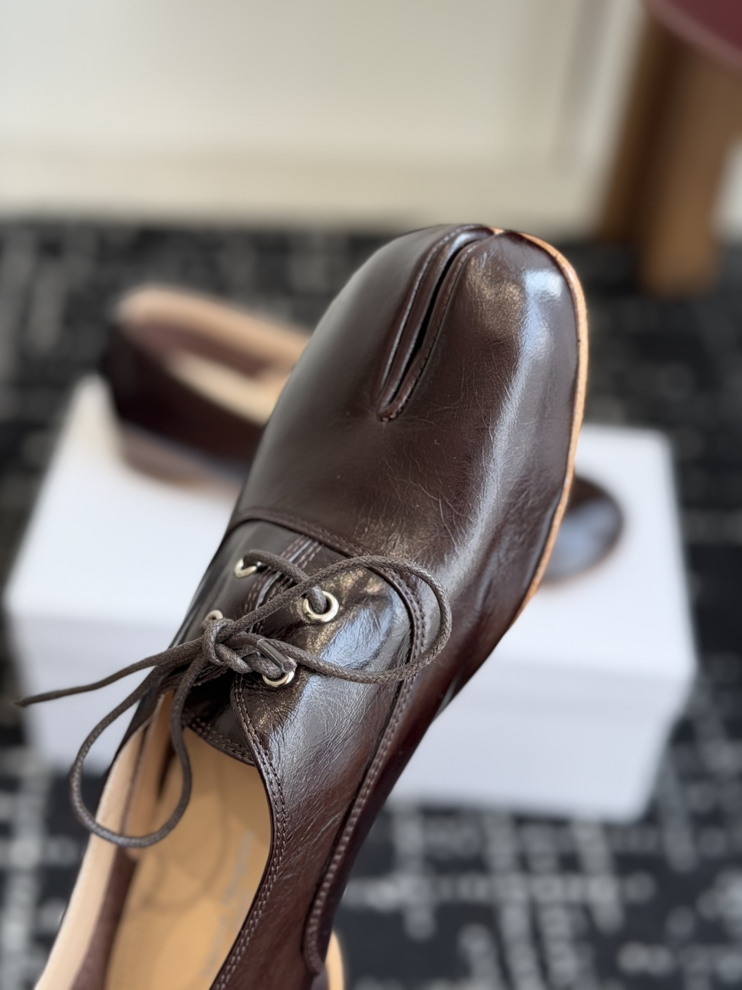 代购级 Maison Margiela 2026ss 新款MM6马吉拉新品分趾小皮鞋 乐福鞋 新品百搭复古 给你不 代购级 Maison Margiela 2026ss 新款MM6马吉拉新品分趾小皮鞋 乐福鞋 新品百搭复古 给你不