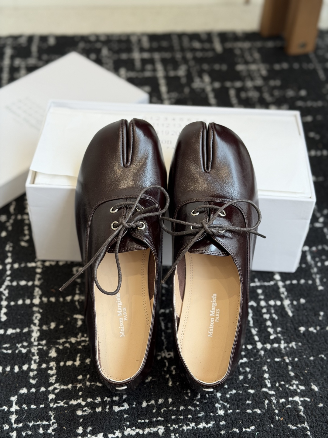 代购级 Maison Margiela 2026ss 新款MM6马吉拉新品分趾小皮鞋 乐福鞋 新品百搭复古 给你不 代购级 Maison Margiela 2026ss 新款MM6马吉拉新品分趾小皮鞋 乐福鞋 新品百搭复古 给你不