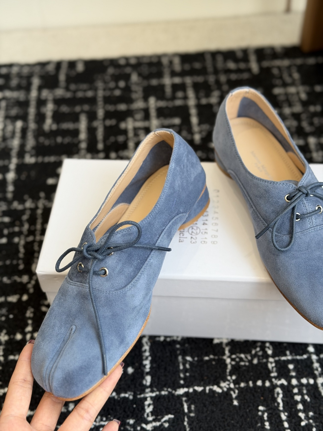 代购级 Maison Margiela 2026ss 新款MM6马吉拉新品分趾小皮鞋 乐福鞋 新品百搭复古 给你不 代购级 Maison Margiela 2026ss 新款MM6马吉拉新品分趾小皮鞋 乐福鞋 新品百搭复古 给你不