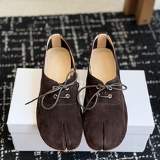 代购级 Maison Margiela 2026ss 新款MM6马吉拉新品分趾小皮鞋 乐福鞋 新品百搭复古 给你不 代购级 Maison Margiela 2026ss 新款MM6马吉拉新品分趾小皮鞋 乐福鞋 新品百搭复古 给你不