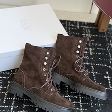 代购级 MaisonMargiela MM6 马吉拉分趾系列休闲分趾靴 马丁靴 告别臃肿,专为当代独立、气质都市女性打造 代购级 MaisonMargiela MM6 马吉拉分趾系列休闲分趾靴 马丁靴 告别臃肿,专为当代独立、气质都市女性打造