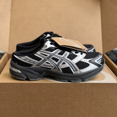 东莞代购级 ASICS Gel-1130 亚瑟士一脚蹬 舒适贴合包头拖鞋,将日系极简美学与人体工学科技完美融合。(便捷穿 东莞代购级 ASICS Gel-1130 亚瑟士一脚蹬 舒适贴合包头拖鞋,将日系极简美学与人体工学科技完美融合。(便捷穿
