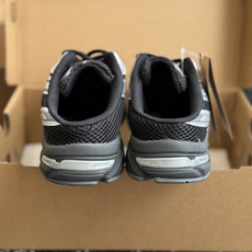 东莞代购级 ASICS Gel-1130 亚瑟士一脚蹬 舒适贴合包头拖鞋,将日系极简美学与人体工学科技完美融合。(便捷穿 东莞代购级 ASICS Gel-1130 亚瑟士一脚蹬 舒适贴合包头拖鞋,将日系极简美学与人体工学科技完美融合。(便捷穿