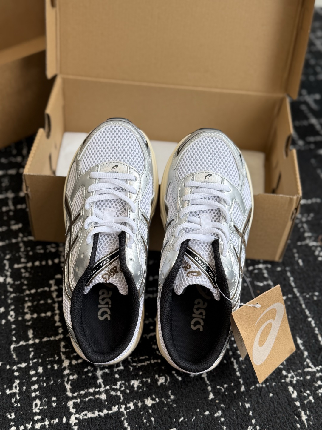 东莞代购级 ASICS Gel-1130 亚瑟士一脚蹬 舒适贴合包头拖鞋,将日系极简美学与人体工学科技完美融合。(便捷穿 东莞代购级 ASICS Gel-1130 亚瑟士一脚蹬 舒适贴合包头拖鞋,将日系极简美学与人体工学科技完美融合。(便捷穿