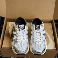 东莞代购级 ASICS Gel-1130 亚瑟士一脚蹬 舒适贴合包头拖鞋,将日系极简美学与人体工学科技完美融合。(便捷穿 东莞代购级 ASICS Gel-1130 亚瑟士一脚蹬 舒适贴合包头拖鞋,将日系极简美学与人体工学科技完美融合。(便捷穿