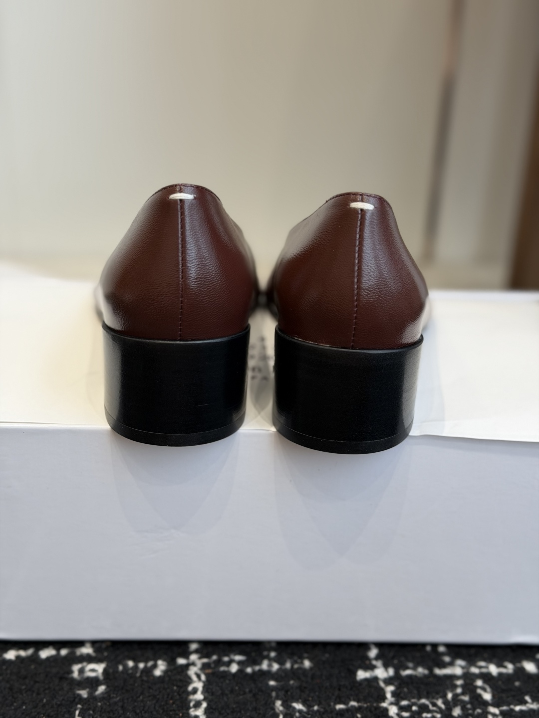 代购级 Maison Margiela丨MM6马吉拉26ss方头高跟鞋 原版开模真皮鞋底 原版套楦鞋型很大方 搭配各种风 代购级 Maison Margiela丨MM6马吉拉26ss方头高跟鞋 原版开模真皮鞋底 原版套楦鞋型很大方 搭配各种风