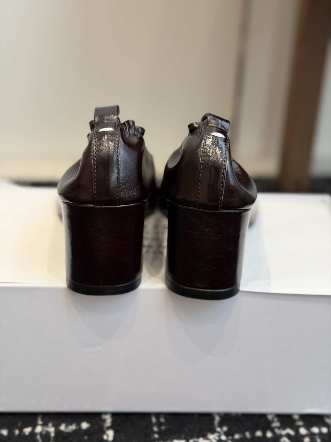 代购级 Maison Margiela丨MM6马吉拉26ss新款坡跟分趾鞋 Tabi分趾单鞋高跟鞋 原版开模双层真皮鞋底 代购级 Maison Margiela丨MM6马吉拉26ss新款坡跟分趾鞋 Tabi分趾单鞋高跟鞋 原版开模双层真皮鞋底
