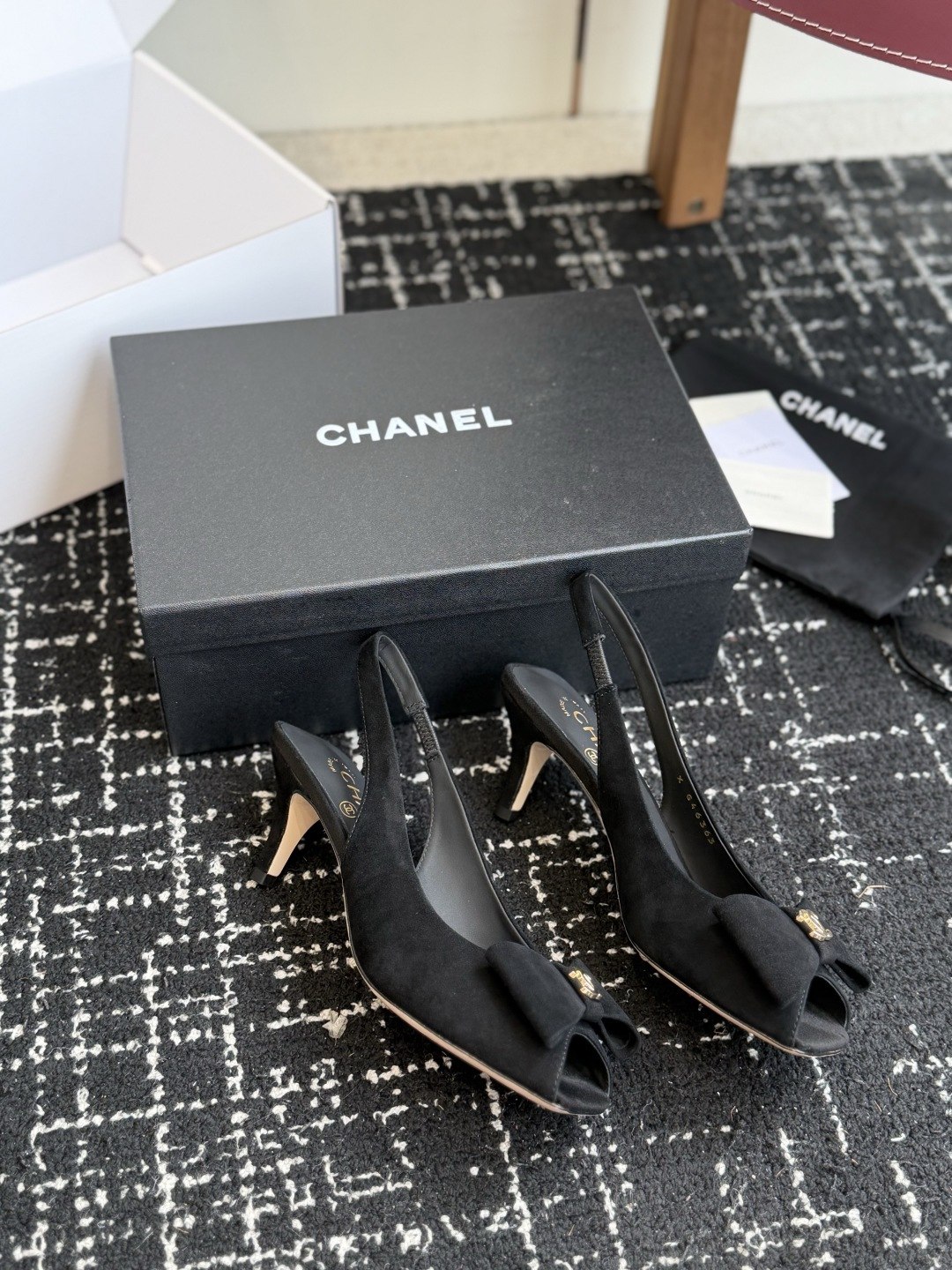 代购级 chanel 小香 26ss最新鱼嘴方头高跟鞋 蝴蝶结凉鞋 轻奢而不累脚、上脚可随意搭配春夏的服饰、更加彰显质感 代购级 chanel 小香 26ss最新鱼嘴方头高跟鞋 蝴蝶结凉鞋 轻奢而不累脚、上脚可随意搭配春夏的服饰、更加彰显质感