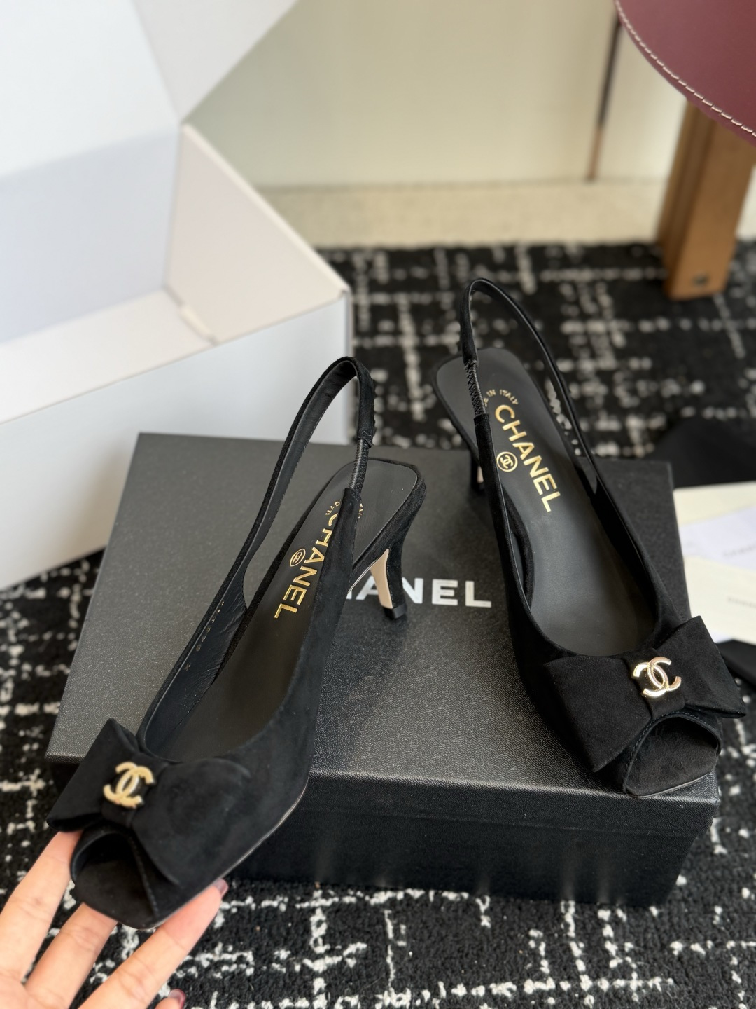 代购级 chanel 小香 26ss最新鱼嘴方头高跟鞋 蝴蝶结凉鞋 轻奢而不累脚、上脚可随意搭配春夏的服饰、更加彰显质感 代购级 chanel 小香 26ss最新鱼嘴方头高跟鞋 蝴蝶结凉鞋 轻奢而不累脚、上脚可随意搭配春夏的服饰、更加彰显质感