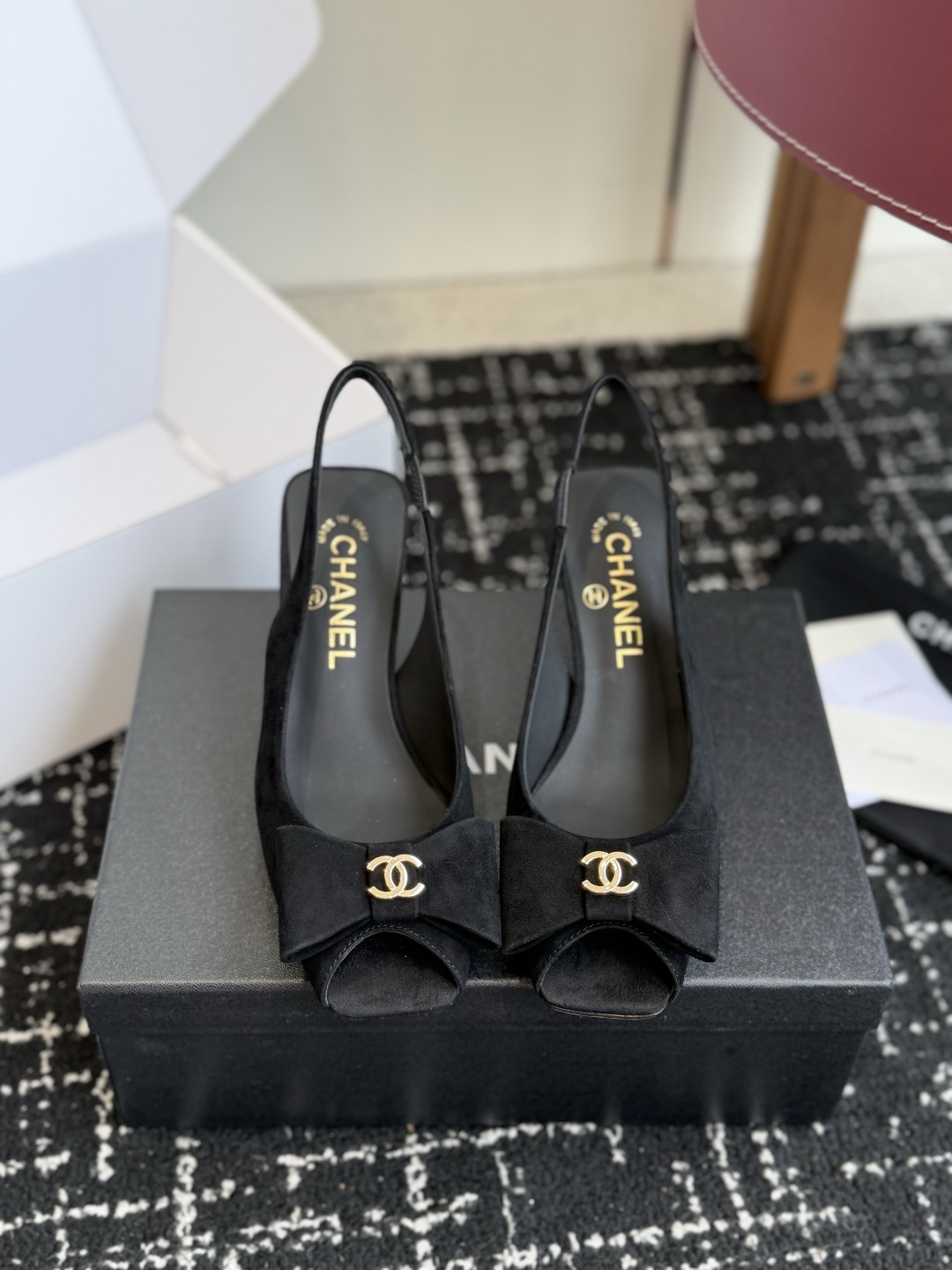 代购级 chanel 小香 26ss最新鱼嘴方头高跟鞋 蝴蝶结凉鞋 轻奢而不累脚、上脚可随意搭配春夏的服饰、更加彰显质感 代购级 chanel 小香 26ss最新鱼嘴方头高跟鞋 蝴蝶结凉鞋 轻奢而不累脚、上脚可随意搭配春夏的服饰、更加彰显质感