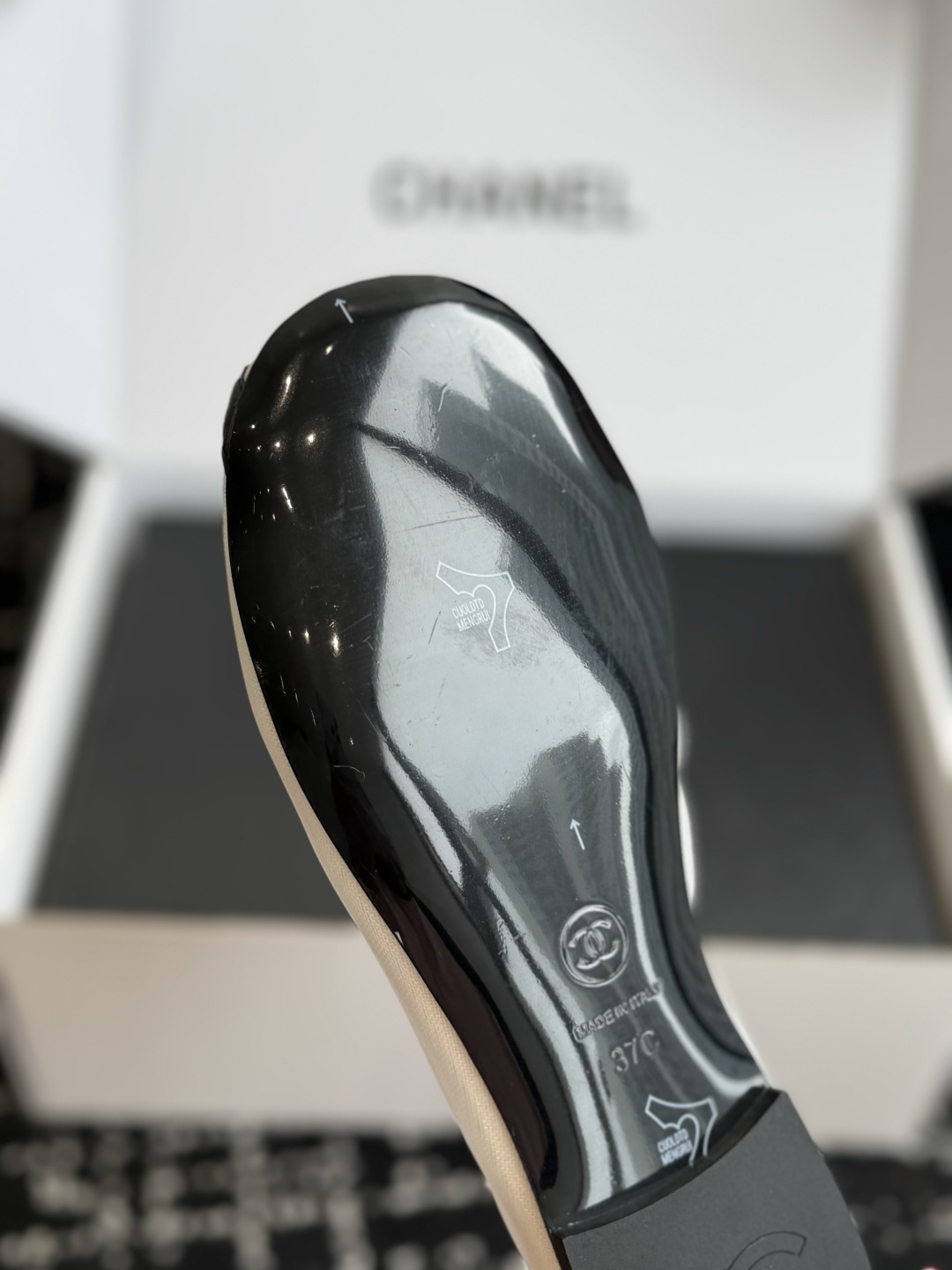 代购级 Chanel 26ss 春夏系列芭蕾舞鞋 网鞋 清凉款 非常火的大双C设计手工车线非常耗时耗力 面料:网纱/进口 代购级 Chanel 26ss 春夏系列芭蕾舞鞋 网鞋 清凉款 非常火的大双C设计手工车线非常耗时耗力 面料:网纱/进口