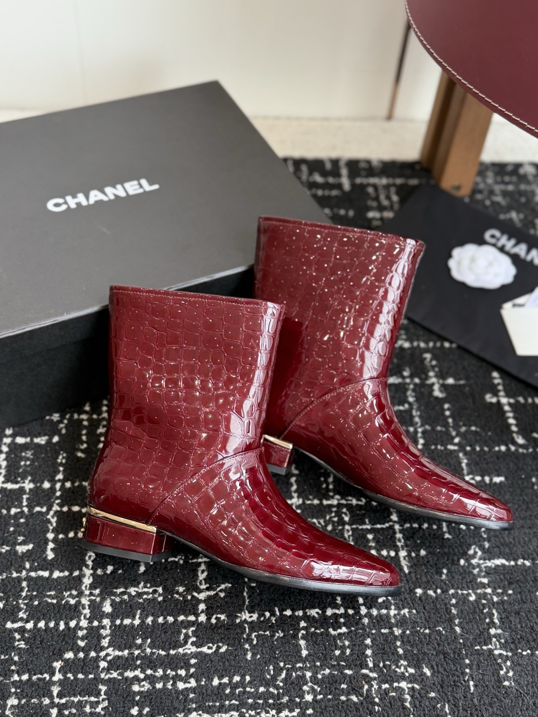 代购级 CHANEL 香奈儿 26ss 小香秋冬新款 简约 骑士靴 这款靴子真的是帅气时尚的代表 低调不失奢华!简约时尚 代购级 CHANEL 香奈儿 26ss 小香秋冬新款 简约 骑士靴 这款靴子真的是帅气时尚的代表 低调不失奢华!简约时尚
