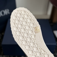 代购级 Dior26ss夏季新款拼接老花高帮帆布鞋 自带松弛复古文艺氛围感的高帮帆布鞋,经典贝壳鞋头搭配利落高帮版型,撞 代购级 Dior26ss夏季新款拼接老花高帮帆布鞋 自带松弛复古文艺氛围感的高帮帆布鞋,经典贝壳鞋头搭配利落高帮版型,撞