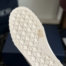 代购级 Dior26ss夏季新款拼接老花高帮帆布鞋 自带松弛复古文艺氛围感的高帮帆布鞋,经典贝壳鞋头搭配利落高帮版型,撞 代购级 Dior26ss夏季新款拼接老花高帮帆布鞋 自带松弛复古文艺氛围感的高帮帆布鞋,经典贝壳鞋头搭配利落高帮版型,撞