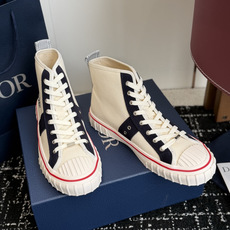 代购级 Dior26ss夏季新款拼接老花高帮帆布鞋 自带松弛复古文艺氛围感的高帮帆布鞋,经典贝壳鞋头搭配利落高帮版型,撞 代购级 Dior26ss夏季新款拼接老花高帮帆布鞋 自带松弛复古文艺氛围感的高帮帆布鞋,经典贝壳鞋头搭配利落高帮版型,撞