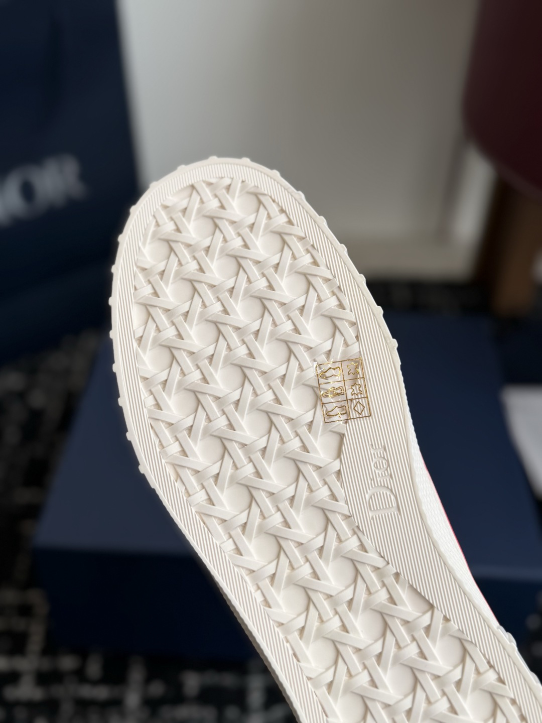 代购级 Dior26ss夏季新款拼接老花高帮帆布鞋 自带松弛复古文艺氛围感的高帮帆布鞋，经典贝壳鞋头搭配利落高帮版型，撞
