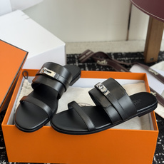 东莞代购级 Hermes爱马仕 26ss 最新 Kelly 凉拖经典的版型 搭配极具辨识度的上脚超级百搭好看时髦 超多 东莞代购级 Hermes爱马仕 26ss 最新 Kelly 凉拖经典的版型 搭配极具辨识度的上脚超级百搭好看时髦 超多