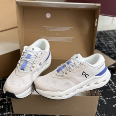 东莞代购级 On Cloudrunner 3云跑者第三代跑鞋❗️兼顾日常通勤与慢跑需求。品牌标志性缓震科技加持,兼顾落地 东莞代购级 On Cloudrunner 3云跑者第三代跑鞋❗️兼顾日常通勤与慢跑需求。品牌标志性缓震科技加持,兼顾落地