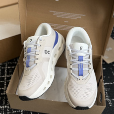 东莞代购级 On Cloudrunner 3云跑者第三代跑鞋❗️兼顾日常通勤与慢跑需求。品牌标志性缓震科技加持,兼顾落地 东莞代购级 On Cloudrunner 3云跑者第三代跑鞋❗️兼顾日常通勤与慢跑需求。品牌标志性缓震科技加持,兼顾落地