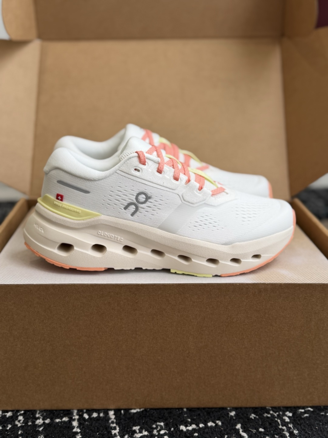 东莞代购级(女码) On Cloudrunner 3云跑者第三代跑鞋❗️兼顾日常通勤与慢跑需求。品牌标志性缓震科技加持, 东莞代购级(女码) On Cloudrunner 3云跑者第三代跑鞋❗️兼顾日常通勤与慢跑需求。品牌标志性缓震科技加持,