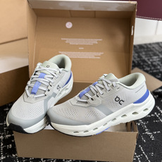 东莞代购级(男码) On Cloudrunner 3云跑者第三代跑鞋❗️兼顾日常通勤与慢跑需求。品牌标志性缓震科技加持, 东莞代购级(男码) On Cloudrunner 3云跑者第三代跑鞋❗️兼顾日常通勤与慢跑需求。品牌标志性缓震科技加持,