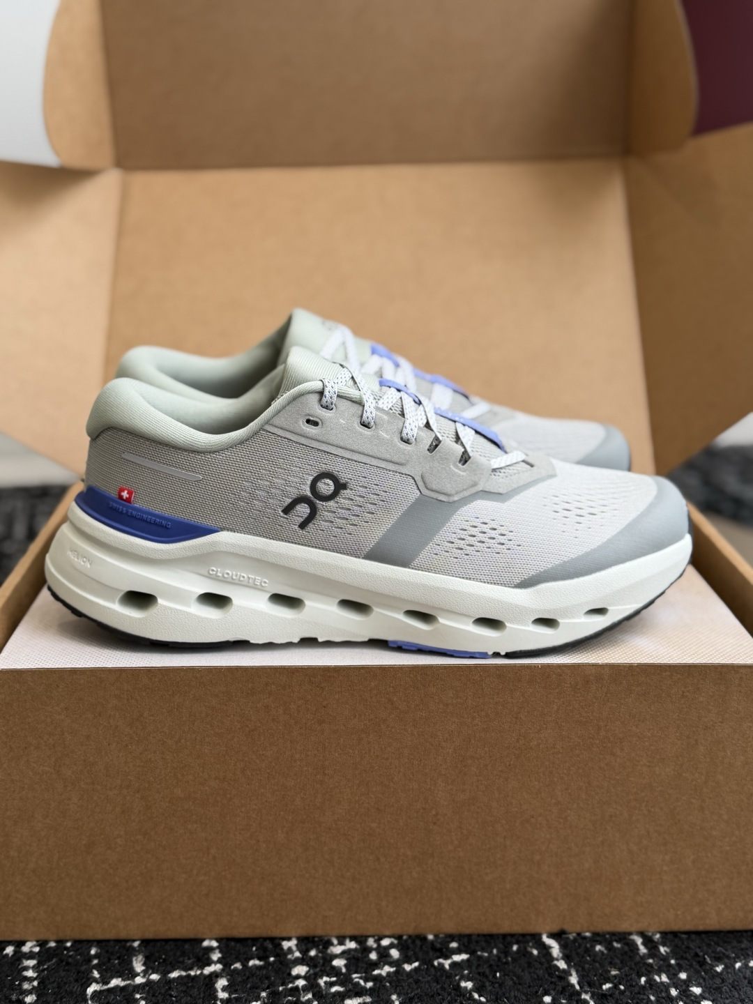 东莞代购级(男码) On Cloudrunner 3云跑者第三代跑鞋❗️兼顾日常通勤与慢跑需求。品牌标志性缓震科技加持, 东莞代购级(男码) On Cloudrunner 3云跑者第三代跑鞋❗️兼顾日常通勤与慢跑需求。品牌标志性缓震科技加持,