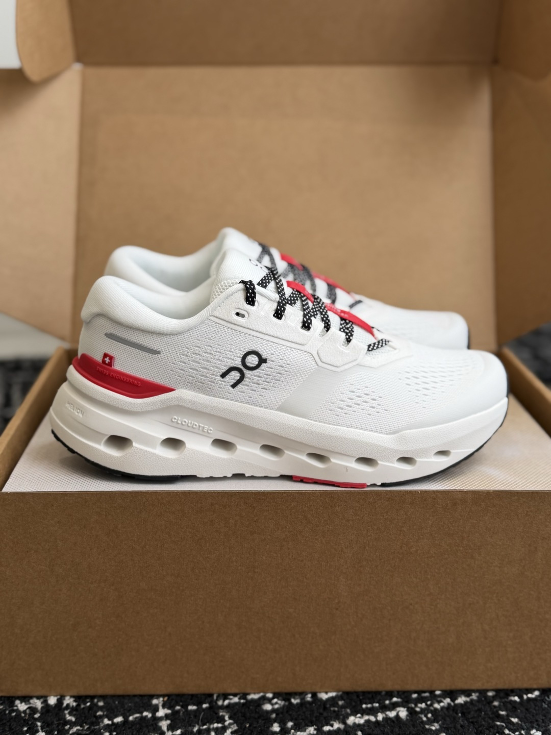 东莞代购级 On Cloudrunner 3云跑者第三代跑鞋❗️兼顾日常通勤与慢跑需求。品牌标志性缓震科技加持,兼顾落地 东莞代购级 On Cloudrunner 3云跑者第三代跑鞋❗️兼顾日常通勤与慢跑需求。品牌标志性缓震科技加持,兼顾落地
