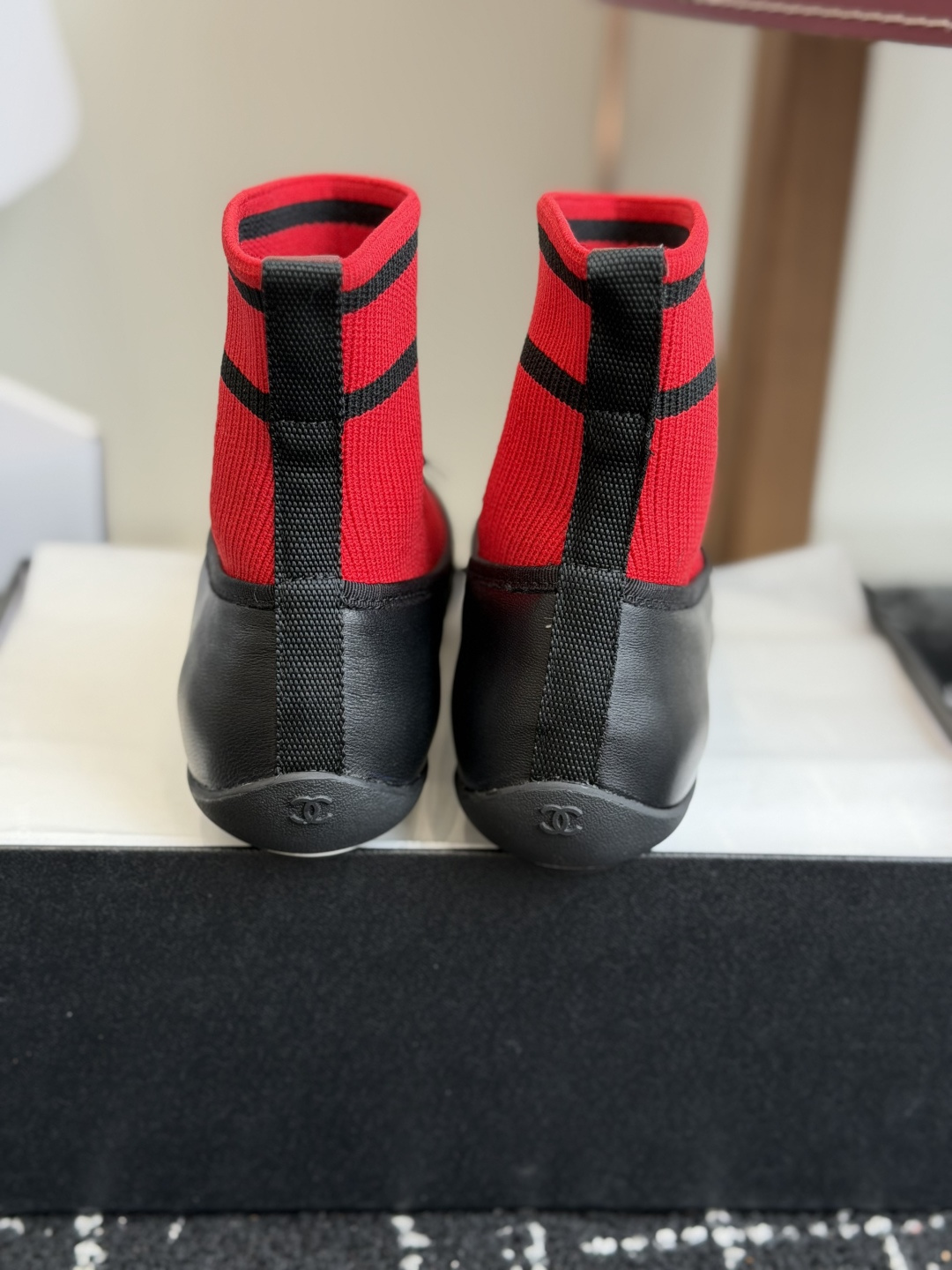 代购级 26ss秋冬新品Chanel袜子乐福单鞋 这款鞋是 chanel专柜超级火爆香奶奶老爹系!!!上脚真的显高显腿长 代购级 26ss秋冬新品Chanel袜子乐福单鞋 这款鞋是 chanel专柜超级火爆香奶奶老爹系!!!上脚真的显高显腿长