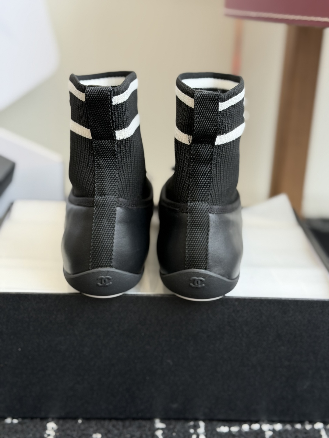 代购级 26ss秋冬新品Chanel袜子乐福单鞋 这款鞋是 chanel专柜超级火爆香奶奶老爹系!!!上脚真的显高显腿长 代购级 26ss秋冬新品Chanel袜子乐福单鞋 这款鞋是 chanel专柜超级火爆香奶奶老爹系!!!上脚真的显高显腿长