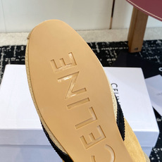 代购级 Celine 26ss 思琳新款休闲鞋德训运动鞋 充满街头感的一双鞋子,最新大C设计非常赞 这款鞋有它自己独特 代购级 Celine 26ss 思琳新款休闲鞋德训运动鞋 充满街头感的一双鞋子,最新大C设计非常赞 这款鞋有它自己独特