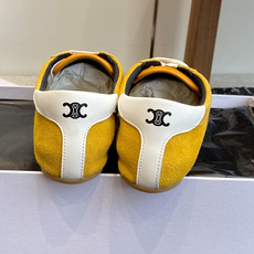 代购级 Celine 26ss 思琳新款休闲鞋德训运动鞋 充满街头感的一双鞋子,最新大C设计非常赞 这款鞋有它自己独特 代购级 Celine 26ss 思琳新款休闲鞋德训运动鞋 充满街头感的一双鞋子,最新大C设计非常赞 这款鞋有它自己独特