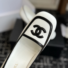 代购级 Chanel26SS早春新款方头拼色高跟鞋 经典方头鞋型自带复古高级感,拼色设计瞬间点亮整体造型,把香奈儿的品牌 代购级 Chanel26SS早春新款方头拼色高跟鞋 经典方头鞋型自带复古高级感,拼色设计瞬间点亮整体造型,把香奈儿的品牌