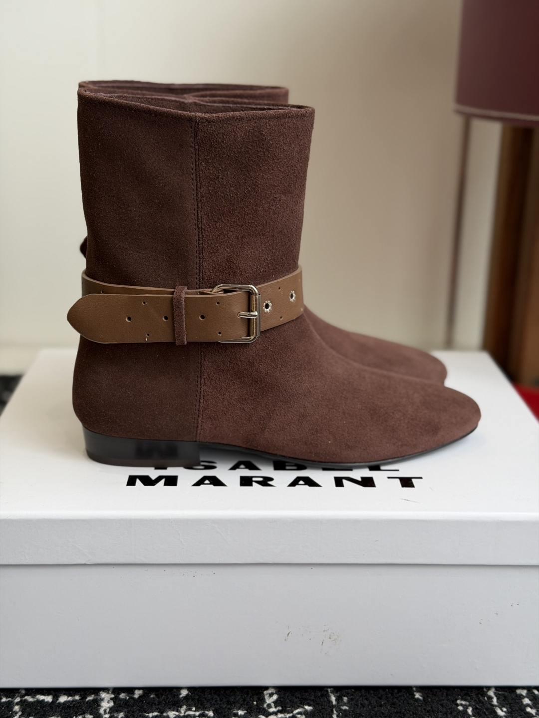 代购级 Isabel Marant 伊莎贝尔 26ss 少女感 一眼就心动 一脚蹬平底短靴 isabel mara 代购级 Isabel Marant 伊莎贝尔 26ss 少女感 一眼就心动 一脚蹬平底短靴 isabel mara
