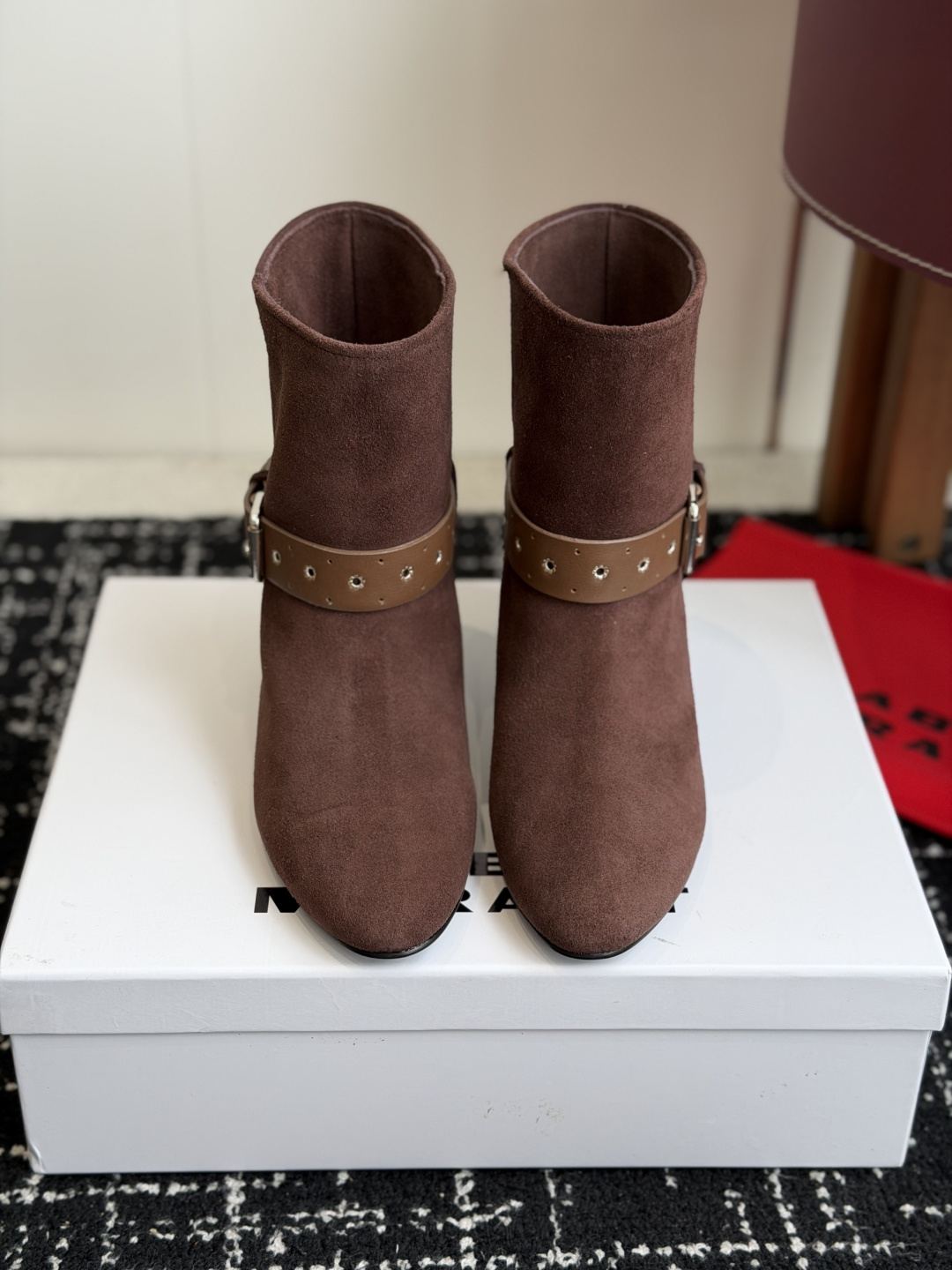 代购级 Isabel Marant 伊莎贝尔 26ss 少女感 一眼就心动 一脚蹬平底短靴 isabel mara 代购级 Isabel Marant 伊莎贝尔 26ss 少女感 一眼就心动 一脚蹬平底短靴 isabel mara