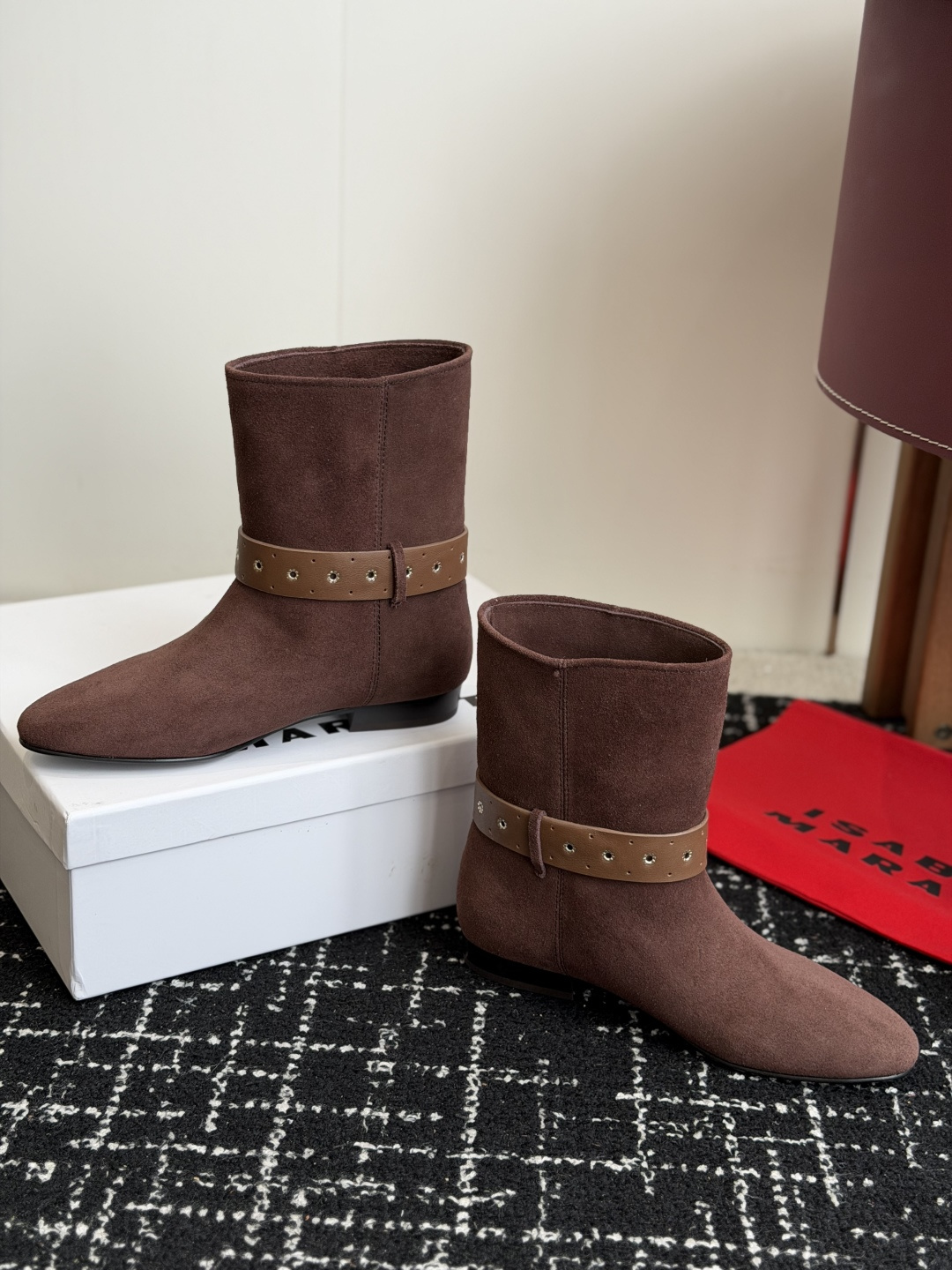 代购级 Isabel Marant 伊莎贝尔 26ss 少女感 一眼就心动 一脚蹬平底短靴 isabel mara 代购级 Isabel Marant 伊莎贝尔 26ss 少女感 一眼就心动 一脚蹬平底短靴 isabel mara