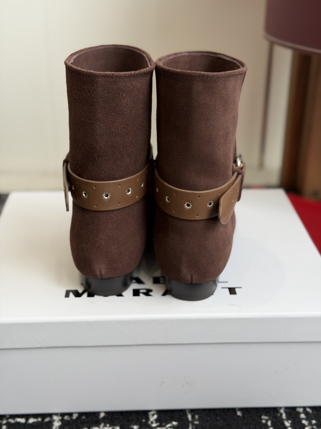 代购级 Isabel Marant 伊莎贝尔 26ss 少女感 一眼就心动 一脚蹬平底短靴 isabel mara 代购级 Isabel Marant 伊莎贝尔 26ss 少女感 一眼就心动 一脚蹬平底短靴 isabel mara