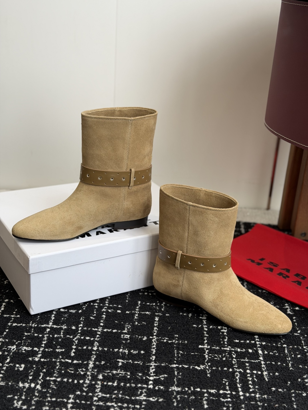 代购级 Isabel Marant 伊莎贝尔 26ss 少女感 一眼就心动 一脚蹬平底短靴 isabel mara 代购级 Isabel Marant 伊莎贝尔 26ss 少女感 一眼就心动 一脚蹬平底短靴 isabel mara