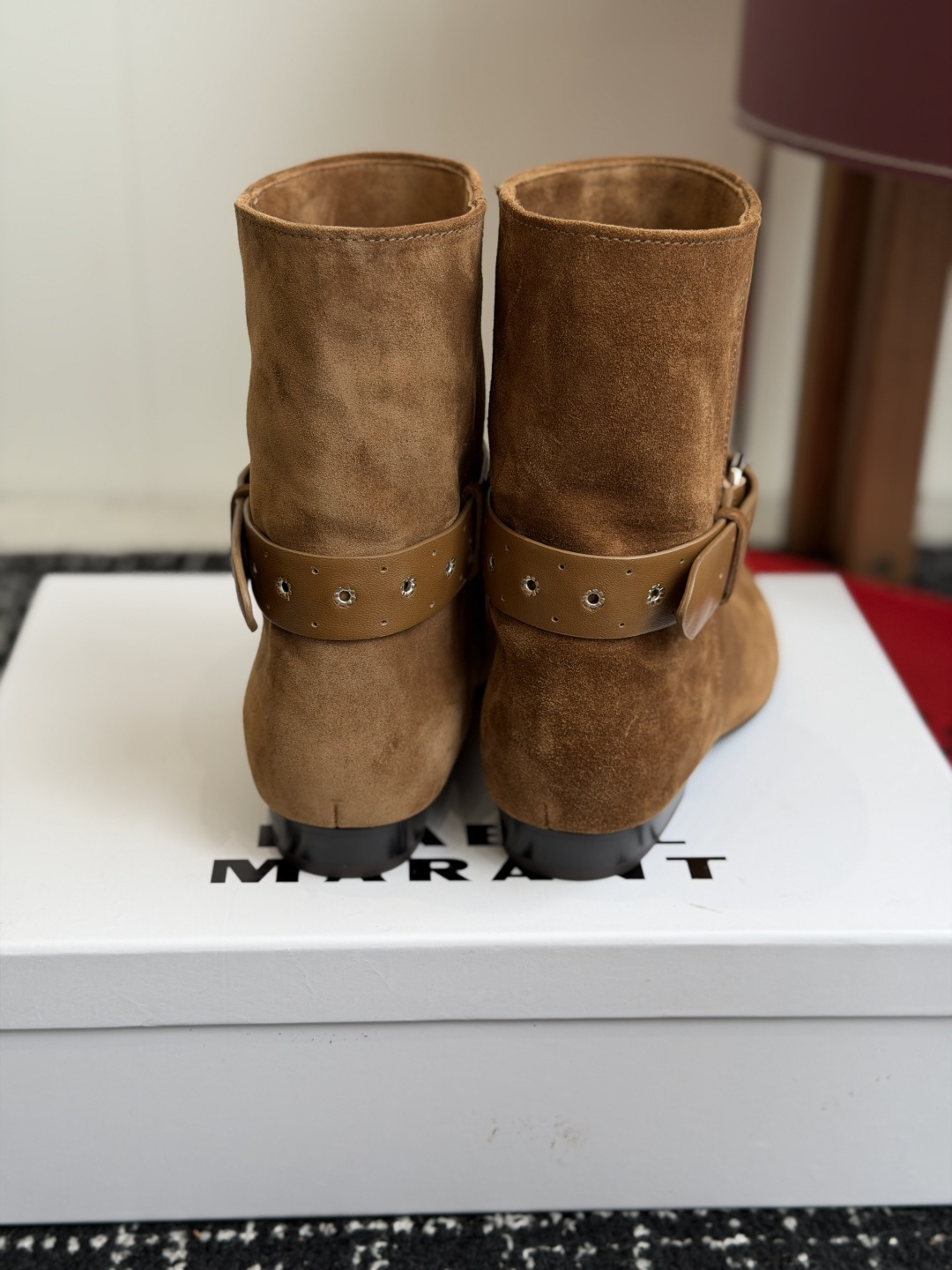 代购级 Isabel Marant 伊莎贝尔 26ss 少女感 一眼就心动 一脚蹬平底短靴 isabel mara 代购级 Isabel Marant 伊莎贝尔 26ss 少女感 一眼就心动 一脚蹬平底短靴 isabel mara