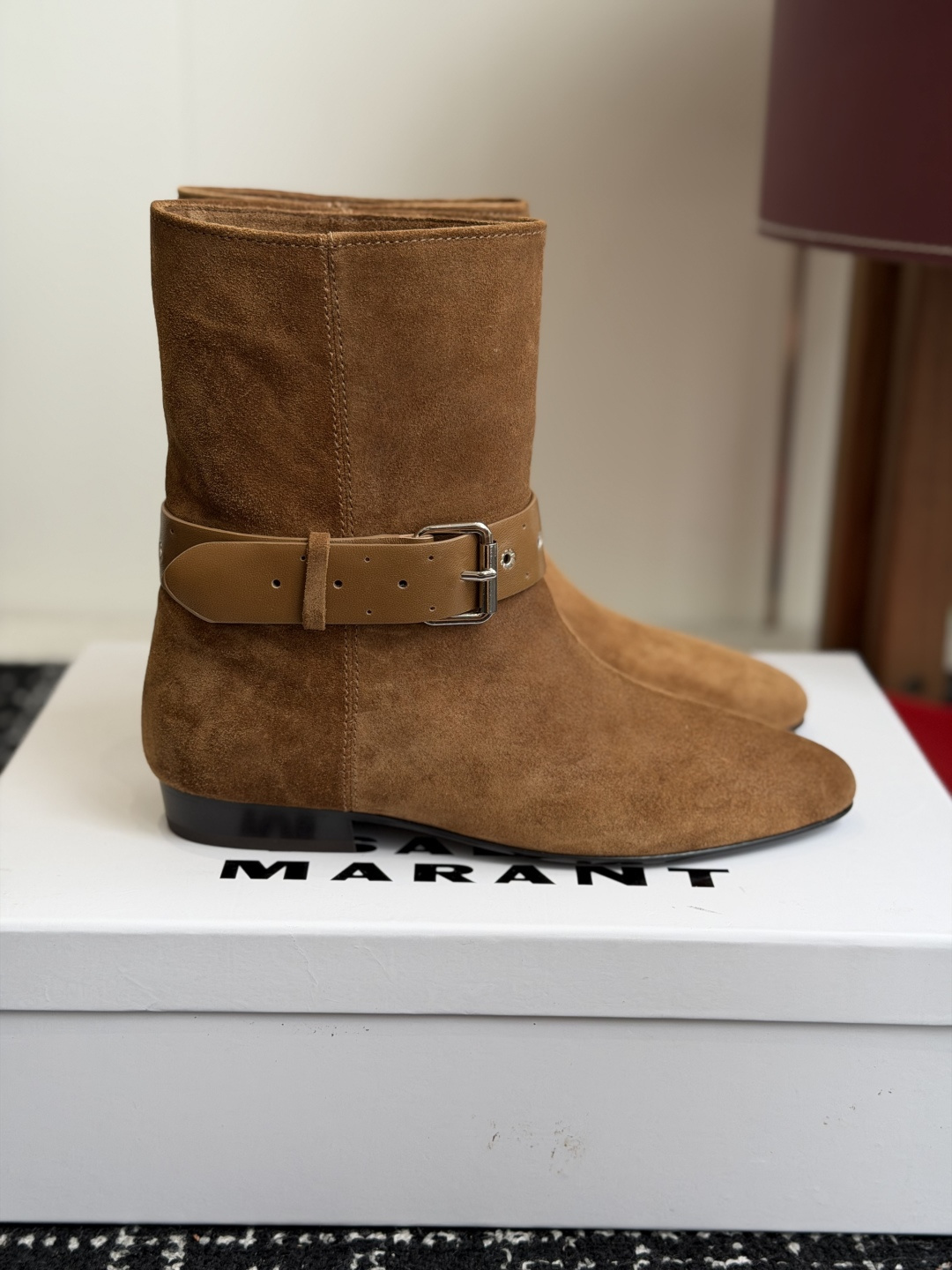 代购级 Isabel Marant 伊莎贝尔 26ss 少女感 一眼就心动 一脚蹬平底短靴 isabel mara 代购级 Isabel Marant 伊莎贝尔 26ss 少女感 一眼就心动 一脚蹬平底短靴 isabel mara
