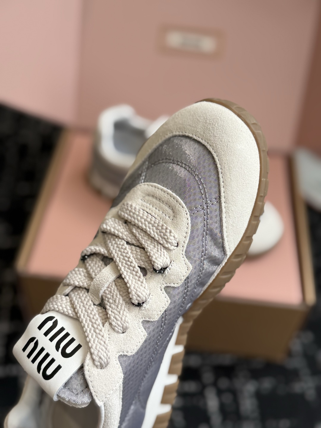 代购级(⚠️官网同步✈️盒包装) MiuMiu 缪缪 26ss 新色 春夏新款 饼干鞋 阿甘鞋休闲运动鞋 miumiu最 代购级(⚠️官网同步✈️盒包装) MiuMiu 缪缪 26ss 新色 春夏新款 饼干鞋 阿甘鞋休闲运动鞋 miumiu最