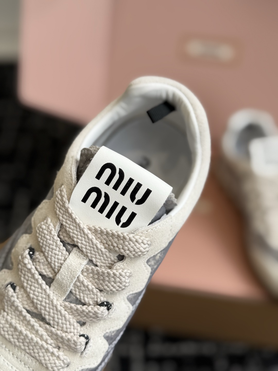 代购级(⚠️官网同步✈️盒包装) MiuMiu 缪缪 26ss 新色 春夏新款 饼干鞋 阿甘鞋休闲运动鞋 miumiu最 代购级(⚠️官网同步✈️盒包装) MiuMiu 缪缪 26ss 新色 春夏新款 饼干鞋 阿甘鞋休闲运动鞋 miumiu最