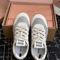 代购级(⚠️官网同步✈️盒包装) MiuMiu 缪缪 26ss 新色 春夏新款 饼干鞋 阿甘鞋休闲运动鞋 miumiu最 代购级(⚠️官网同步✈️盒包装) MiuMiu 缪缪 26ss 新色 春夏新款 饼干鞋 阿甘鞋休闲运动鞋 miumiu最
